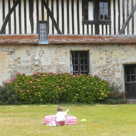 La Ferme Du Chateau Fauguernon Exterior photo